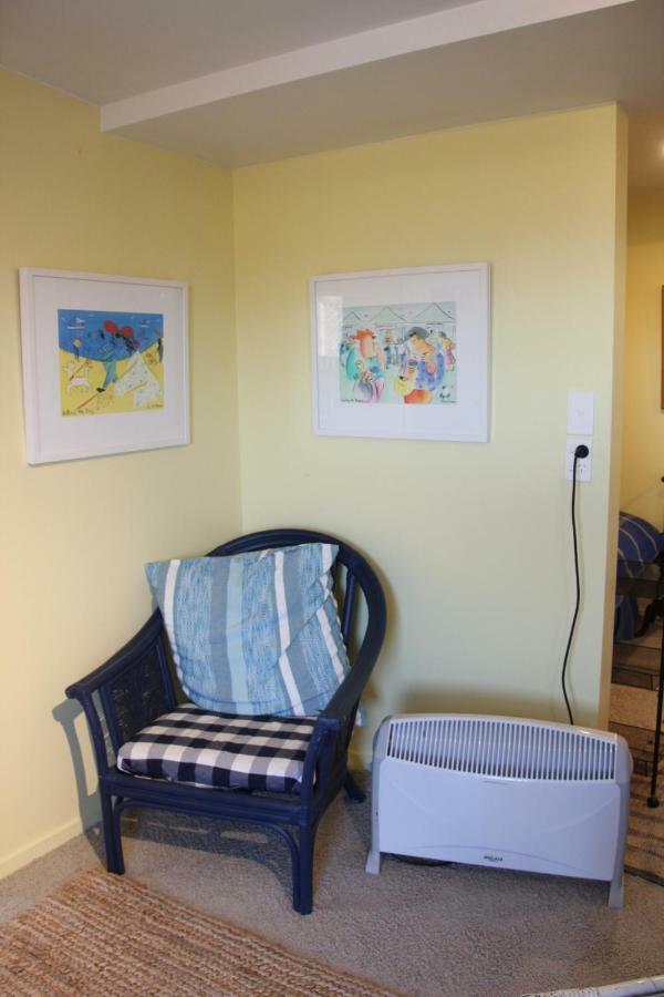 Laughing Fish Studio Apartment Mapua Bagian luar foto